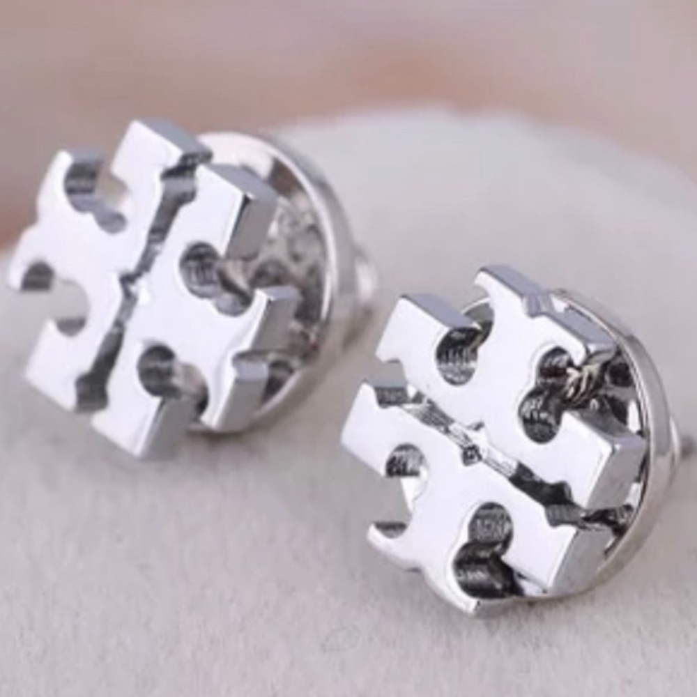 ✨Tory Burch logo studs
